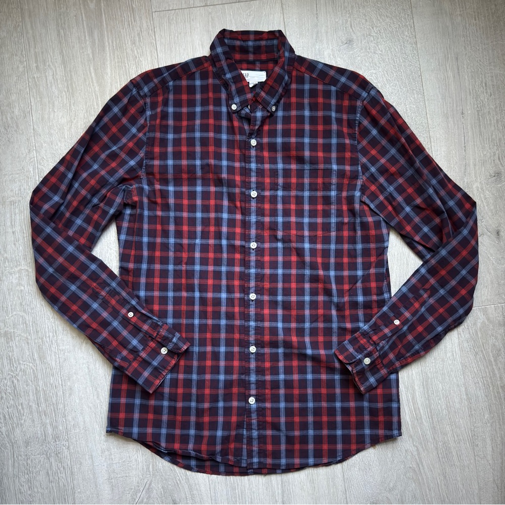 GAP Red and Blue Casual Button Down Shirt